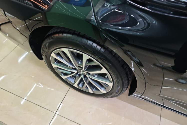 Used Lexus ES 2021 200 Excellence Edition
