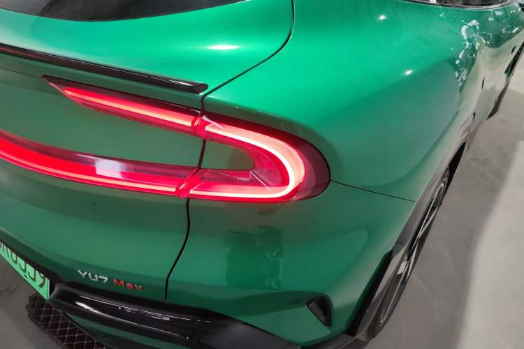 Used Xiaomi Auto YU7 2025 Ultra-Long Range High-Performance All-Wheel-Drive Max Edition
