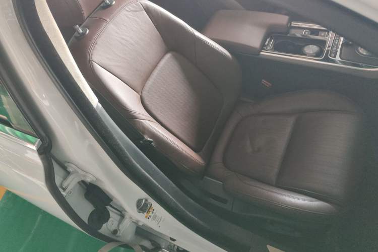 Used Jaguar XFL 2018 XFL 2.0T 250 PS Luxury Edition
