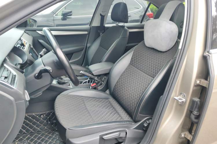 Used Skoda Octavia 2018 TSI280 DSG Luxury Edition Left Front Seat