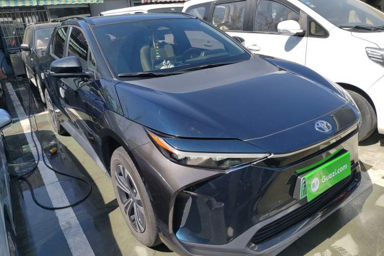 Used Toyota FAW bZ4X 2022 Two-Wheel Drive Long-Range PRO Version Front Right 45 Deg