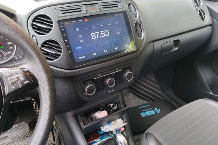 Used Volkswagen Tiguan 2016 280TSI Automatic Two-Wheel-Drive Silk Road Style Edition Audio And AC Panel