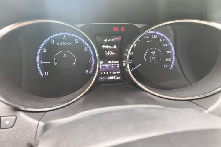 Used Hyundai ix35 2015 2.0L Automatic Two-Wheel Drive Leading Trim China IV Standard
