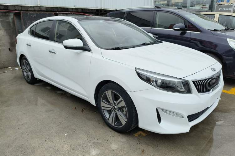 Used Kia K3 (Kai Shen) 2017 1.8L Automatic GLS Front Right 45 Deg