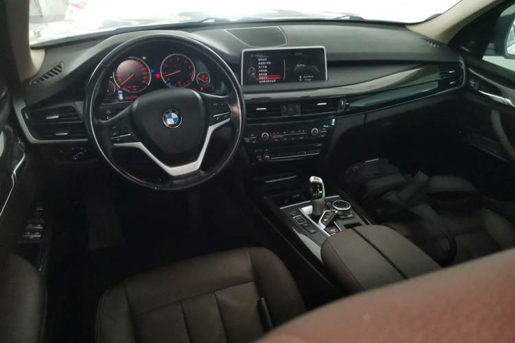 Used BMW X5 2014 xDrive35i Leading Model Center Console