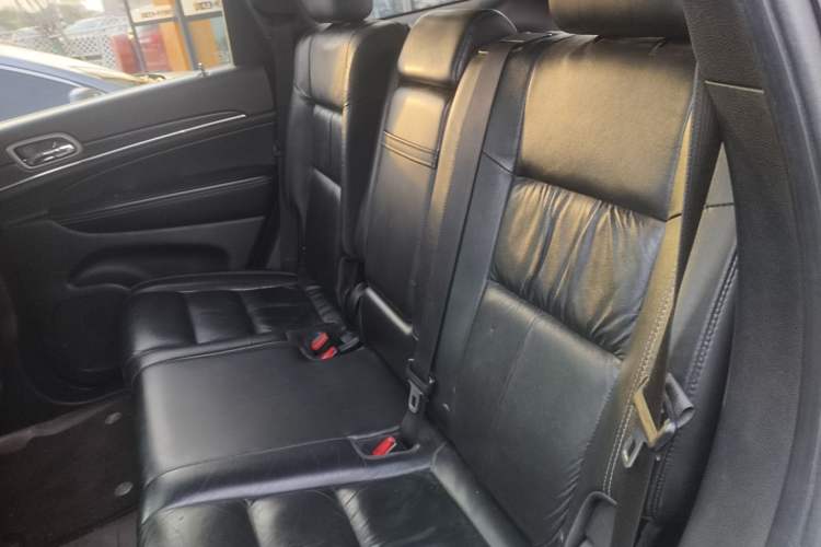 Used Jeep Grand Cherokee 2014 3.0TD Diesel Comfort Navigation Version Left Rear Seat