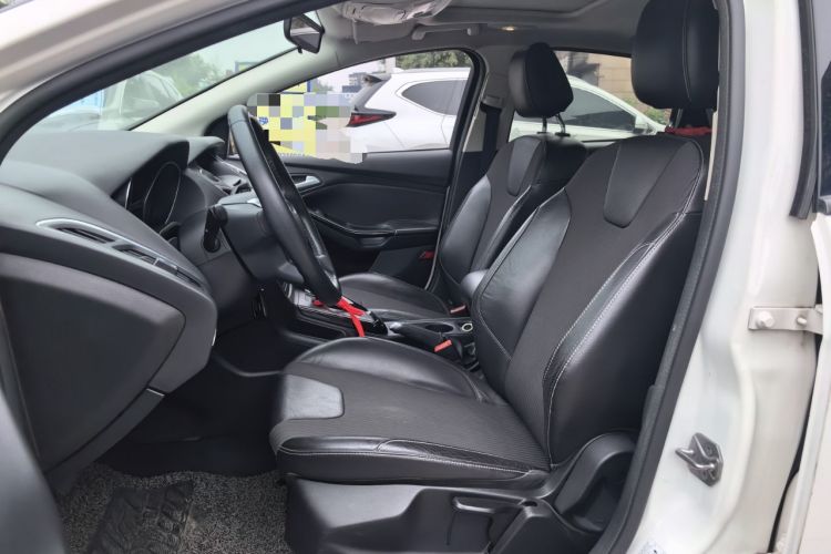 Used Ford Focus 2012 Sedan 1.6L Automatic Fashion Edition