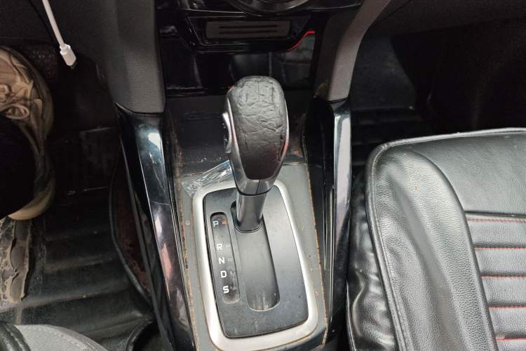 Used Ford EcoSport 2013 1.5L Automatic Fashion Model Gear Lever