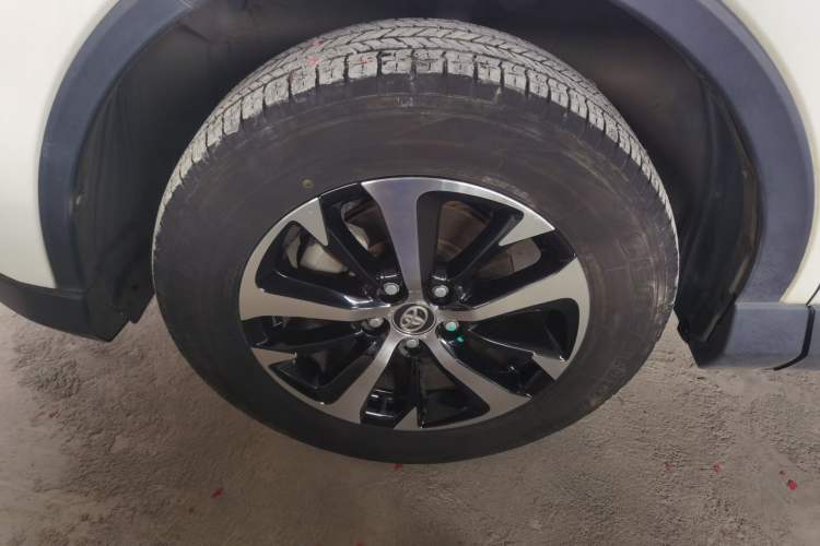 Used Toyota RAV4 2016 2.0L CVT Two-Wheel Drive Fashion Edition China V Standard
