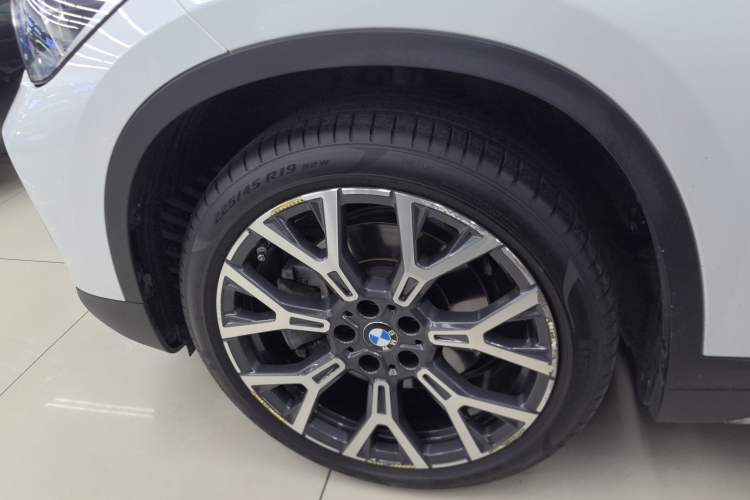 Used BMW X1 2021 Revised xDrive25Li Premium Edition Left Front Wheel Hub