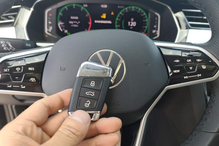 Used Volkswagen Magotan 2023 2 Million Units Commemorative Edition 330TSI DSG Luxury Version Interior 1