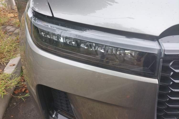 Used Li Auto ONE 2021 Extended-Range 6-Seater Version Right Front Headlight