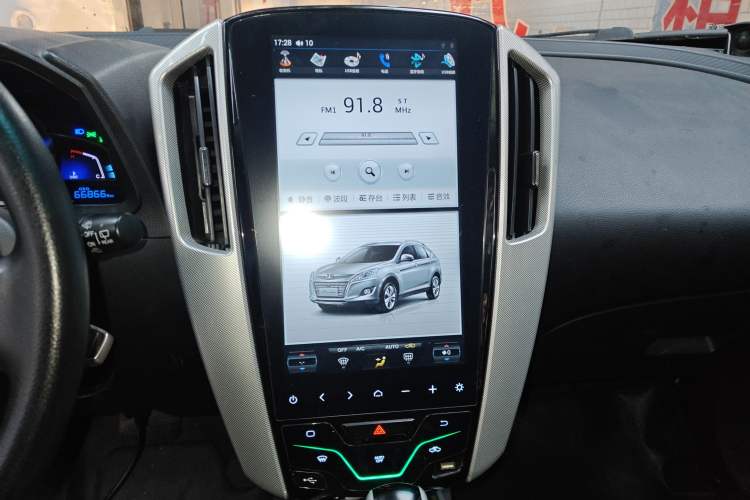 Used Luxgen U6 SUV 2018 1.8T Classic Comfort Edition Audio And AC Panel