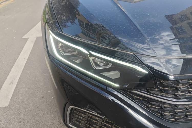 Used Volkswagen Passat 2024 380TSI Starry Dragon Edition Right Front Headlight