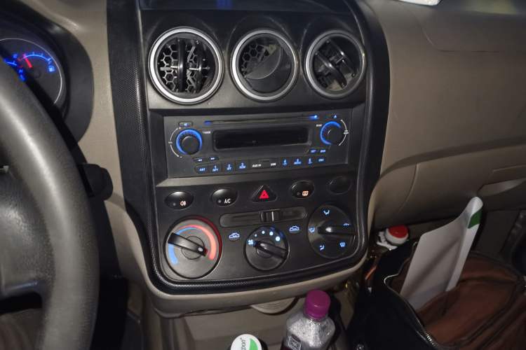 Used Wuling Hongguang 2010 1.2L Comfort Edition China IV Audio And AC Panel