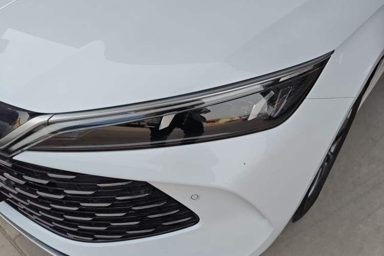 Used BYD Qin L 2025 DM-i Smart Drive 80KM Leading Model
