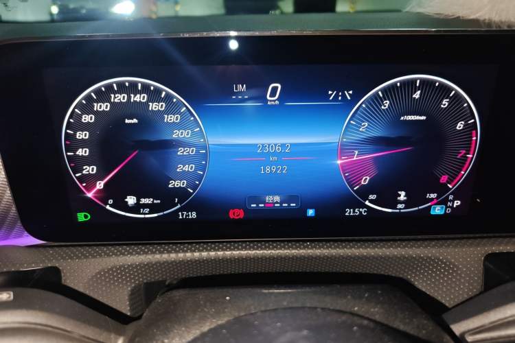 Used Mercedes-Benz A-Class 2024 Updated A 200 L Fashion Version Odometer Close Up