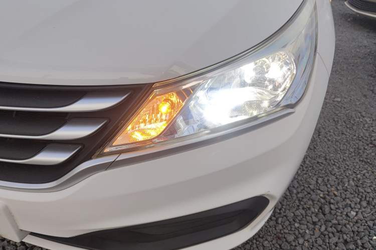 Used Baojun 310 2016 1.2L manual Comfort trim level