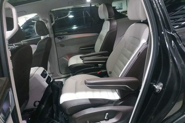 Used Volkswagen Talagon 2022 380TSI Four-Wheel Drive Luxury "Jiajing" Edition Pro 6 Seats Left Rear Seat