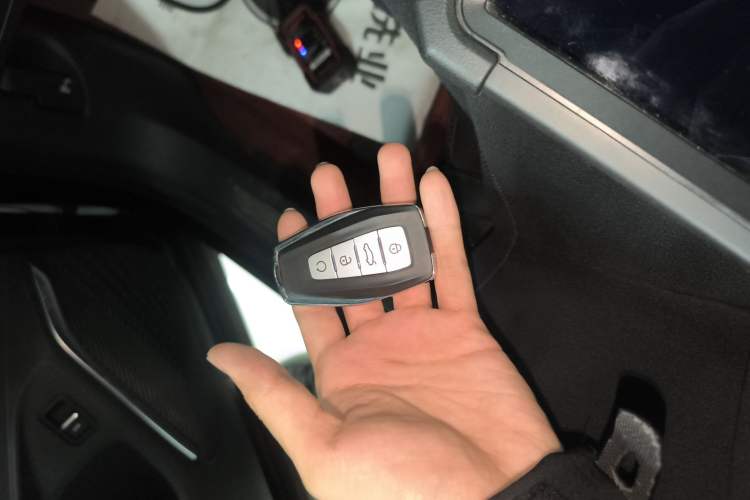 Used Geely Auto Monjaro L 2024 2.0TD High-Power Automatic Two-Wheel Drive Skyline Edition Vehicle Key