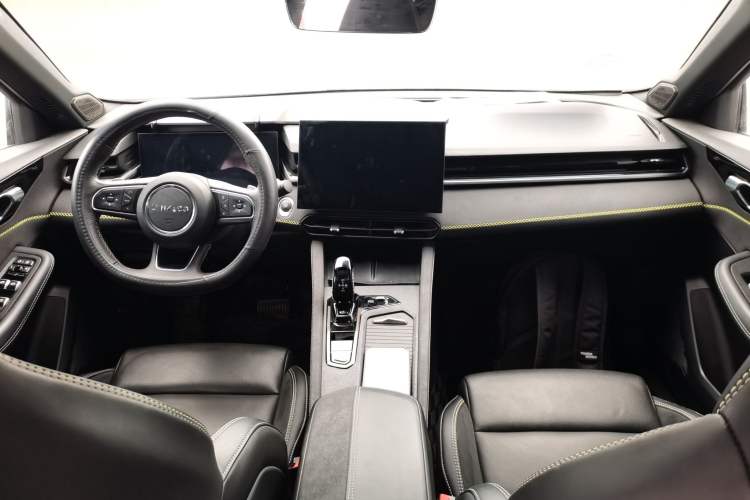 Used Lynk & Co 03 2023 2.0TD DCT JingPro
