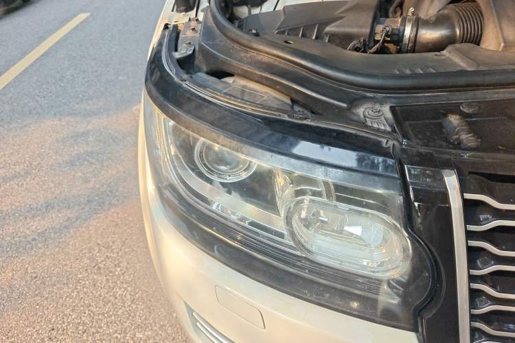 Used Land Rover Range 2014 3.0 SC V6 Vogue SE Long-Wheelbase Edition Right Front Headlight