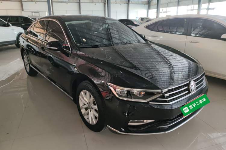 Used Volkswagen Magotan 2020 280TSI DSG Comfort Edition Front Right 45 Deg