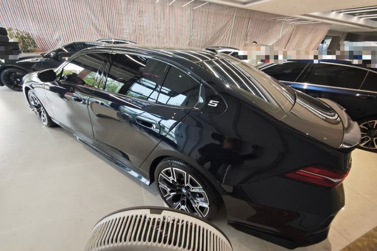 Used BMW 5 Series 2024 530Li Luxury Edition M Sport Package
