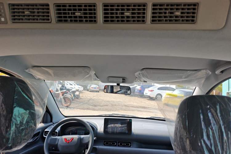 Used Wuling Hongguang New Energy 2025 Extended-Range Hybrid 50 km Standard Version