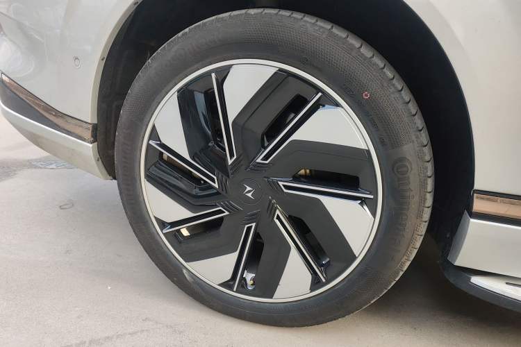 Used Dongfeng eπ eπ008 2025 210Max Rui Edition 6-Seater Right Rear Wheel Hub