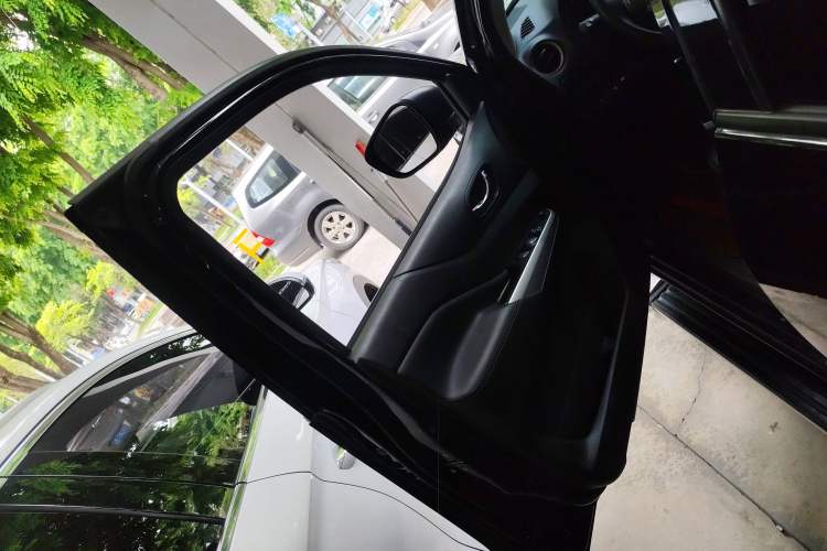 Used Nissan Terra 2020 2.5L XL Upper Automatic Two-Wheel Drive Luxury Edition Left Front Door Interior