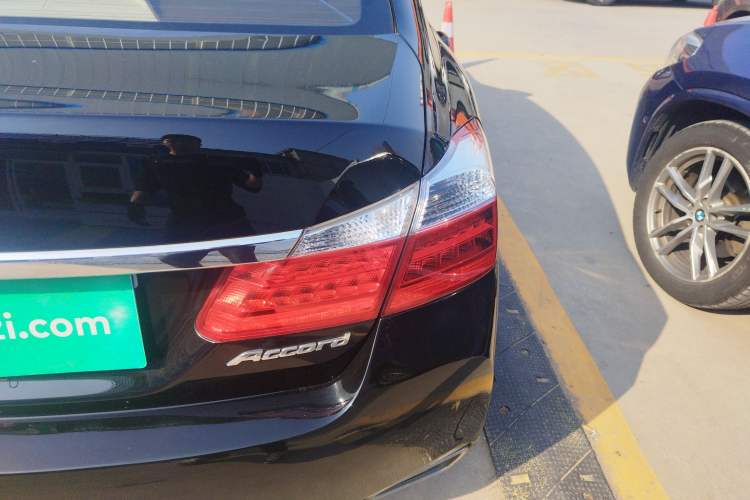 Used Honda Accord 2015 2.0L LX Comfort Edition Right Rear Taillight