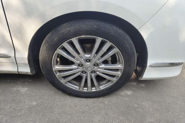 Used Honda Elysion 2016 2.4L Supreme Edition Right Front Wheel Hub