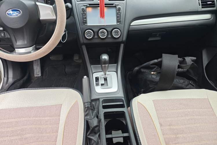 Used Subaru XV 2014 2.0i Comfort Edition Gear Lever