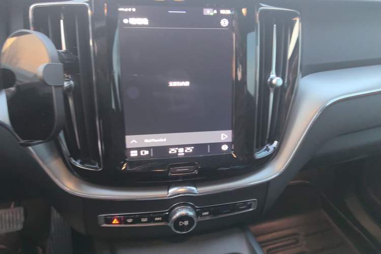 Used Volvo XC60 2022 B5 4x4 Zhiyi Luxury Edition Audio And AC Panel