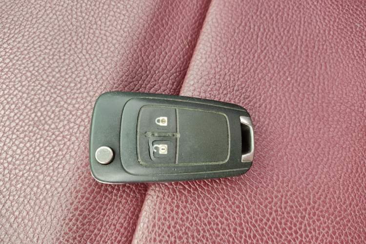 Used Buick Encore 2016 18T Automatic Two-Wheel Drive Urban Leading Edition Vehicle Key