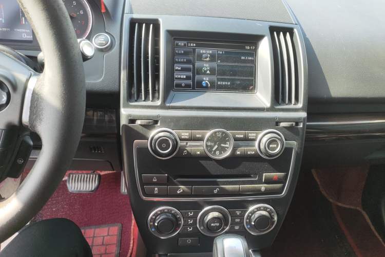 Used Land Rover Freelander 2 2014 2.0T Si4 SE Gasoline Version Audio And AC Panel