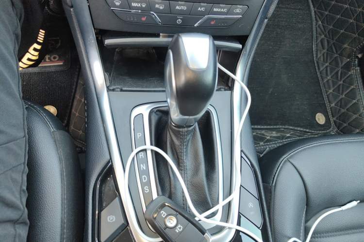 Used Ford Edge 2018 EcoBoost 245 Two-Wheel-Drive Titanium 7-Seater China VI Standard
