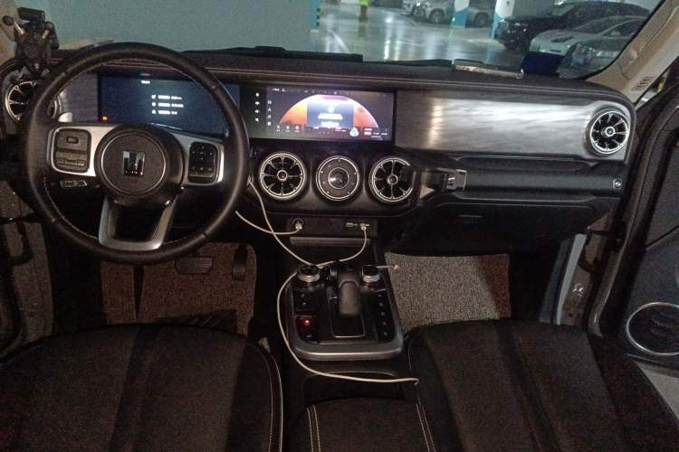 Used Tank 300 2021 Off-Road Edition 2.0T Conqueror Center Console