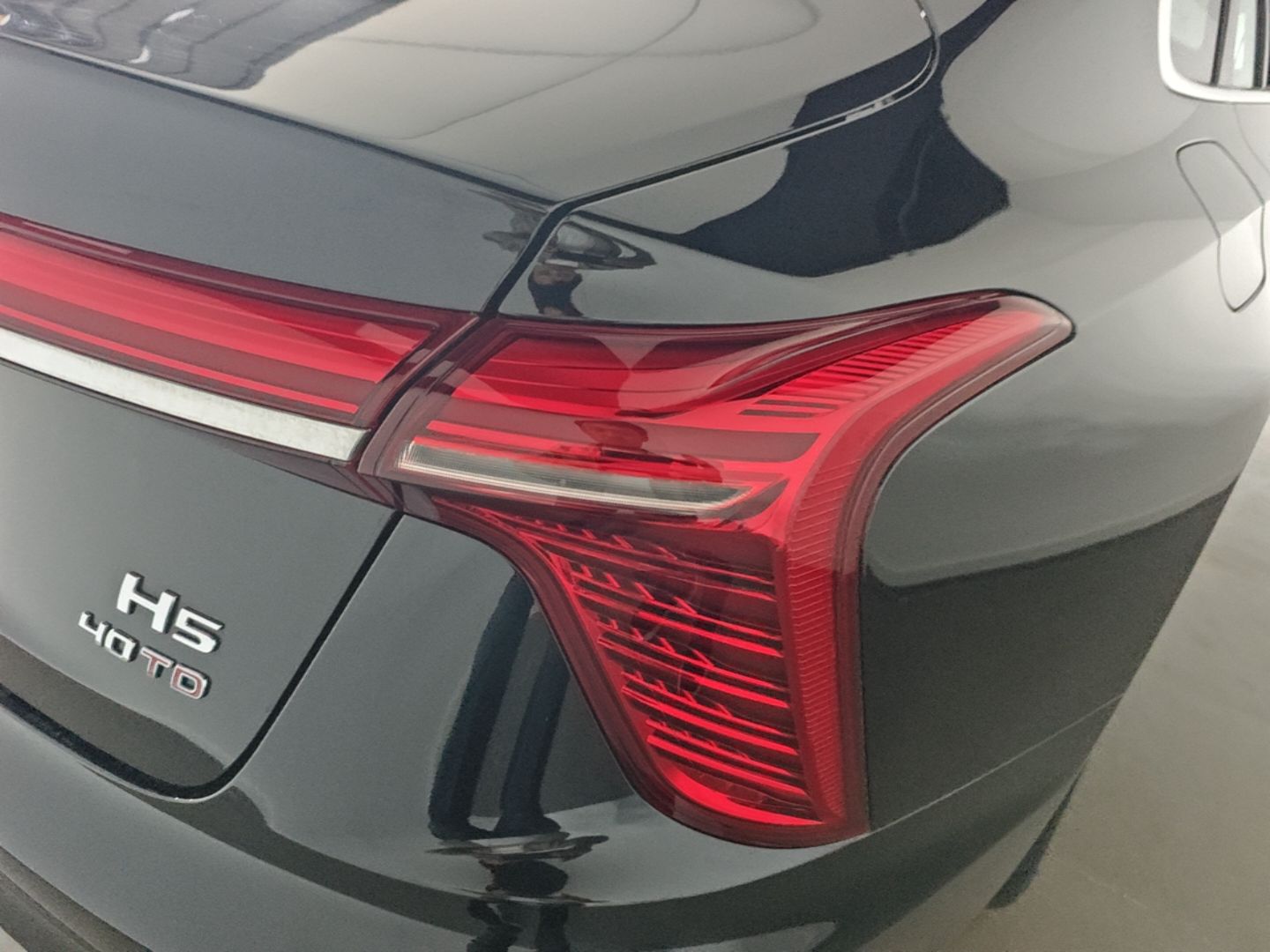 Hongqi H5 2025 2.0T Automatic Flagship 500 000th Unit Anniversary Edition — снимка 9
