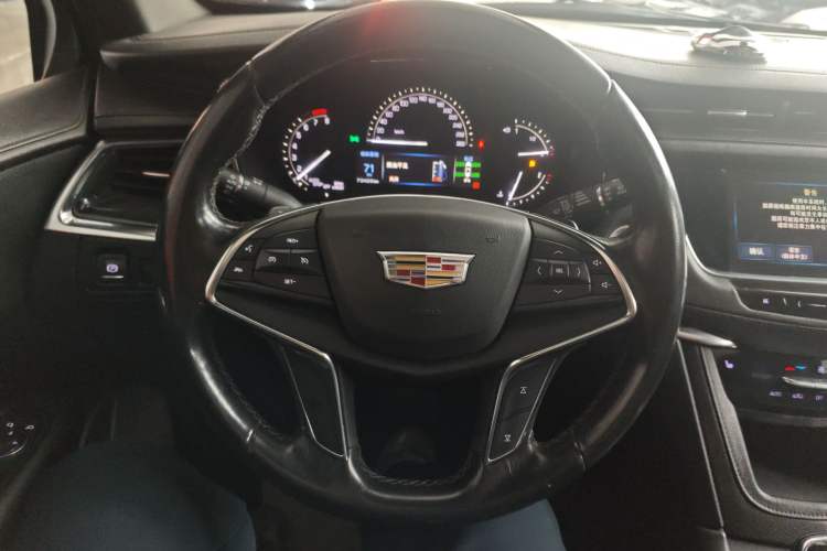 Used Cadillac XT5 2018 28E Four-Wheel Drive Tech Version