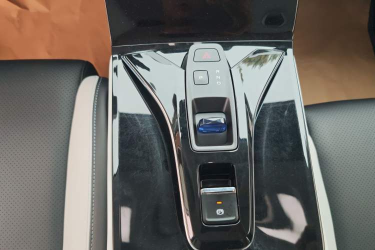 Used Dongfeng Aeolus Mage 2023 DH-i 1.5T Prestige Edition