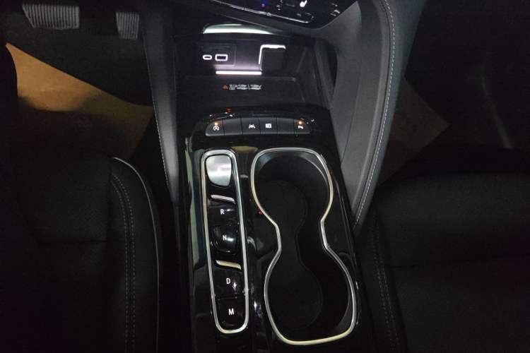 Used Buick Envision 2023 Encore Plus 652T Five-Seat Luxury Model
