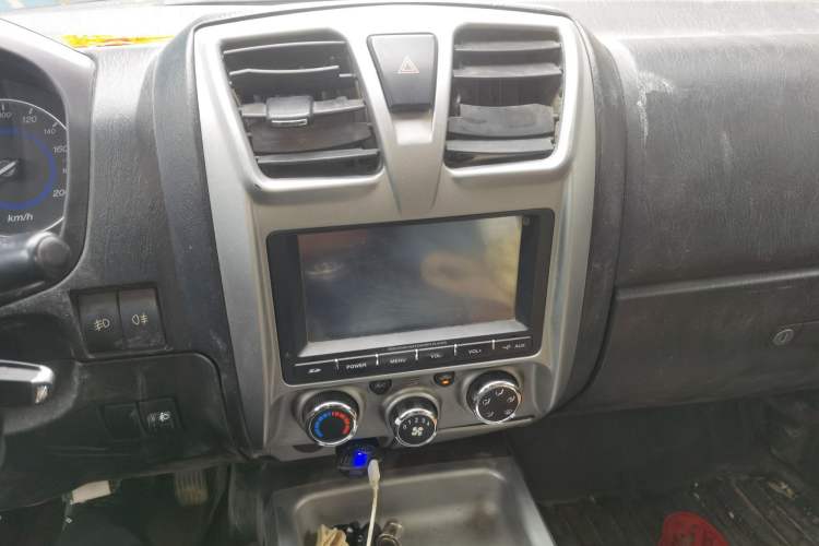 Used JMC Baodian 2018 2.9T New Value-Packed Two-Wheel-Drive Diesel Comfort Version with Extended Cargo Bed – JX4D30B5L
