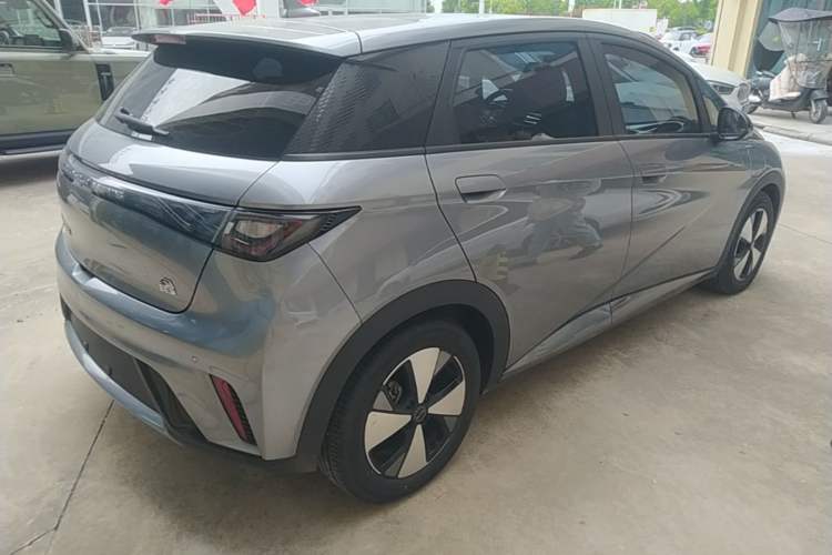 Used BYD Dolphin 2023 420 km Fashion Edition
