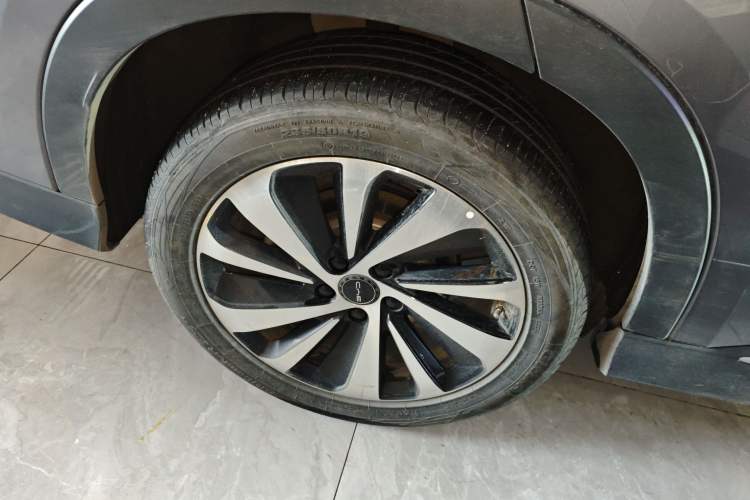 Used BYD Song PLUS New Energy 2024 Honor Edition EV 520km Luxury Model Right Rear Wheel Hub