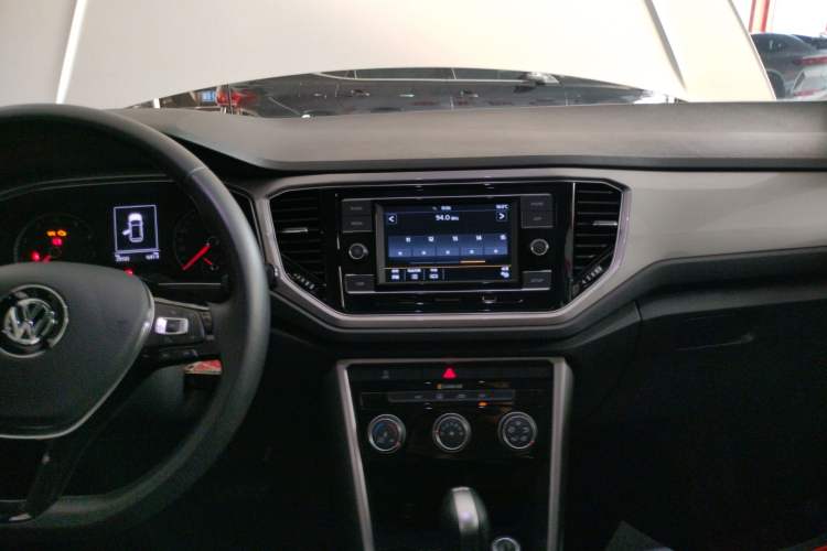 Used Volkswagen T-ROC 2019 230TSI DSG Two-Wheel-Drive Advanced Version China VI Standard
