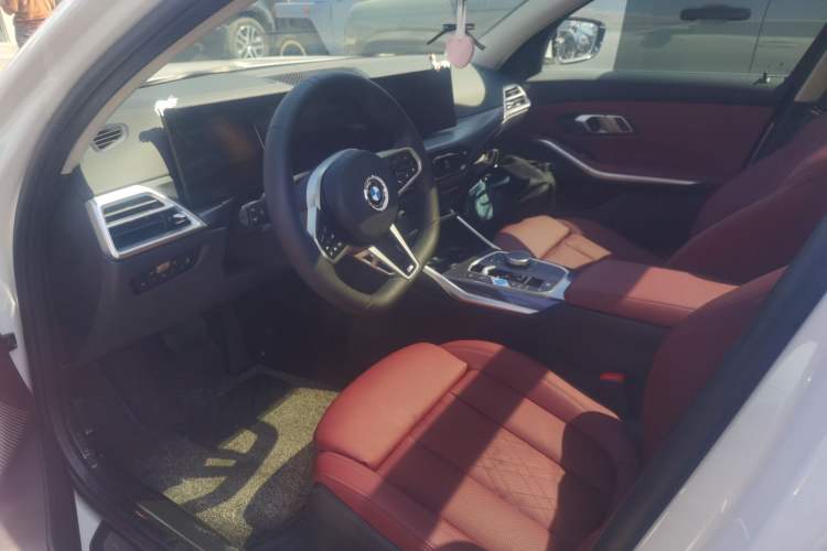 Used BMW i3 2025 eDrive 35 L Left Front Seat