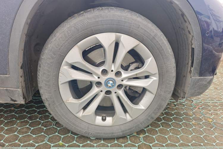 Used BMW X1 New Energy 2019 xDrive25Le Mileage Upgrade Version Right Front Wheel Hub
