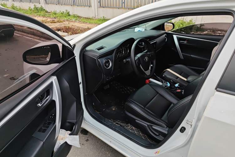 Used Toyota Levin 2017 Revised 185T CVT Elite Edition China V Standard Driver Seat